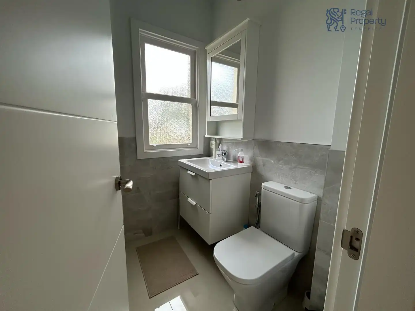Bany de Apartament de lloguer en Puerto de la Cruz amb Moblat