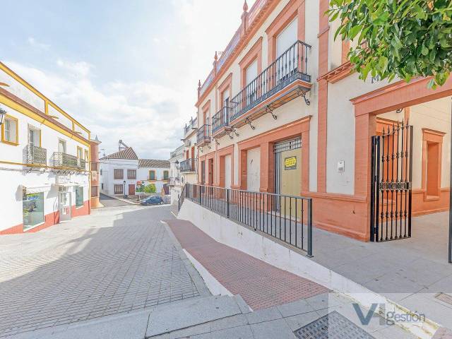 Local comercial en Venta en  DE LA CONSTITUCION en Carrión de los Céspedes