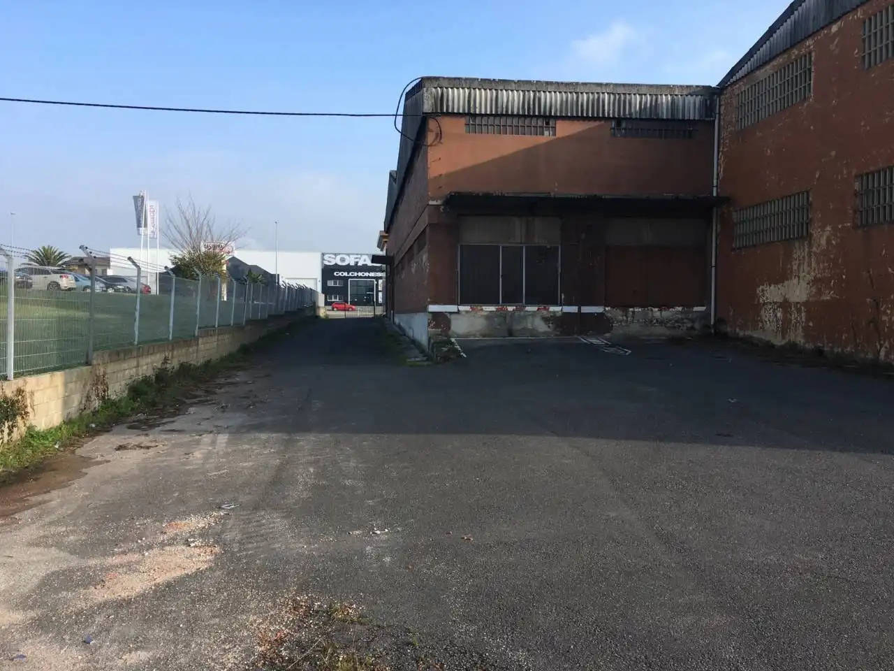 Industrial building for sale in Calle crta. nacional 634, imagen 4