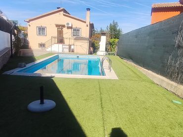Xalet amb piscina en venda a Las Ventas de Retamosa
