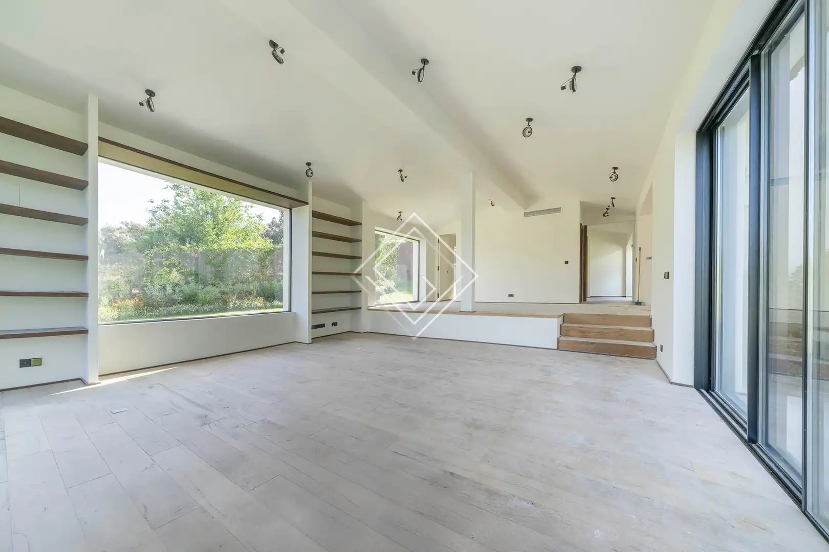 7 hab, 486m² en Fuentelarreina, Fuencarral - El Pardo, Madrid - Image 2