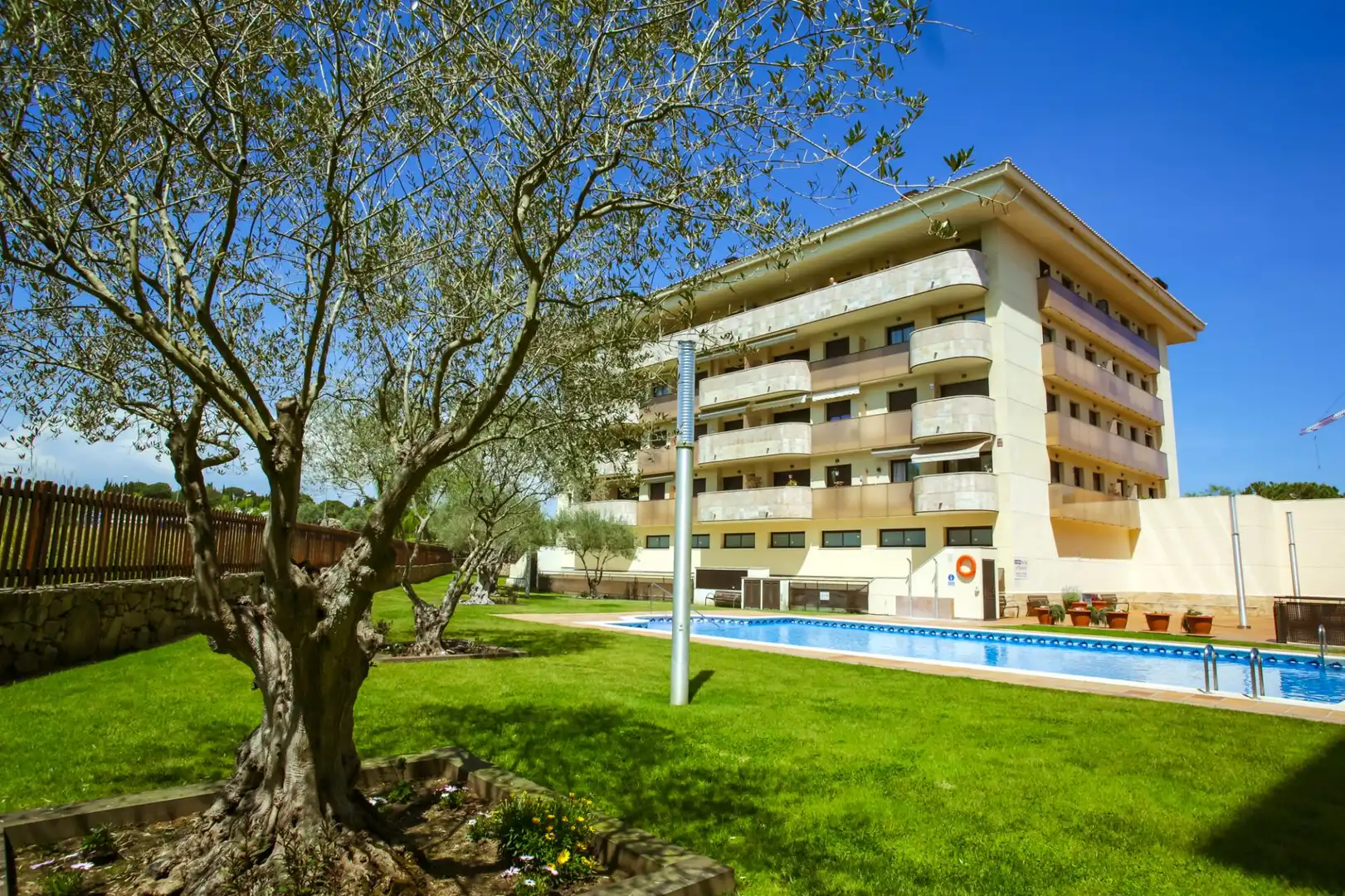 Vista exterior de Pis en venda en Lloret de Mar amb Calefacció, Jardí privat i Piscina