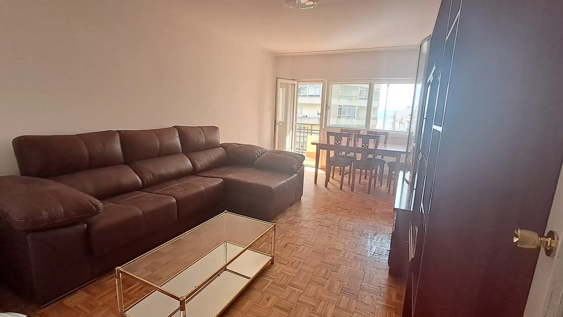 Living room of Flat for rent in Vigo   with Parquet flooring, Furnished and Oven
