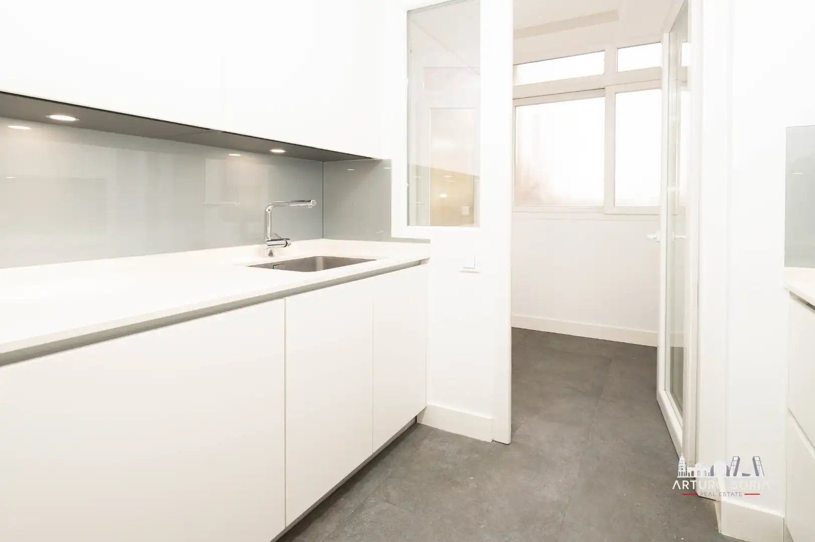 Cocina de Piso de alquiler en Madrid con Aire acondicionado, Trastero y Lavadora