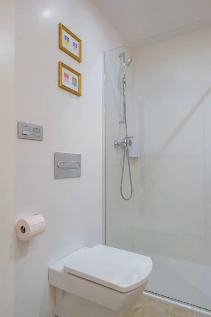 Bathroom of Flat for rent in Zaragoza  with Furnished and Internet