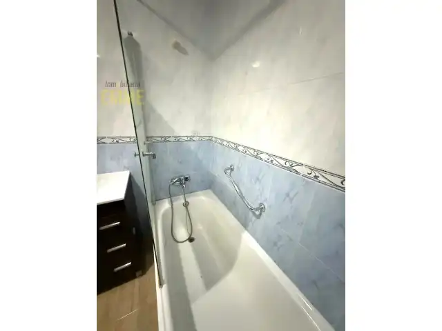 Baño de Piso en venta en Ronda con Amueblado