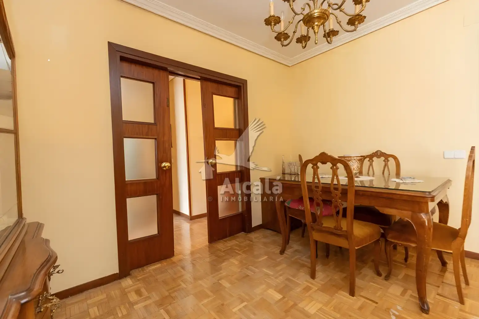 Comedor de Piso en venta en Alcalá de Henares con Calefacción, Jardín privado y Parquet