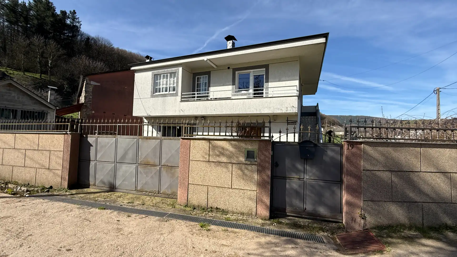 Vista exterior de Casa o chalet en venta en Becerreá con Amueblado