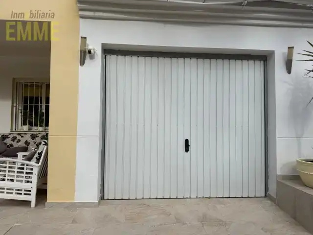 Aparcament de Casa o xalet en venda en Ronda amb Aire condicionat, Calefacció i Jardí privat