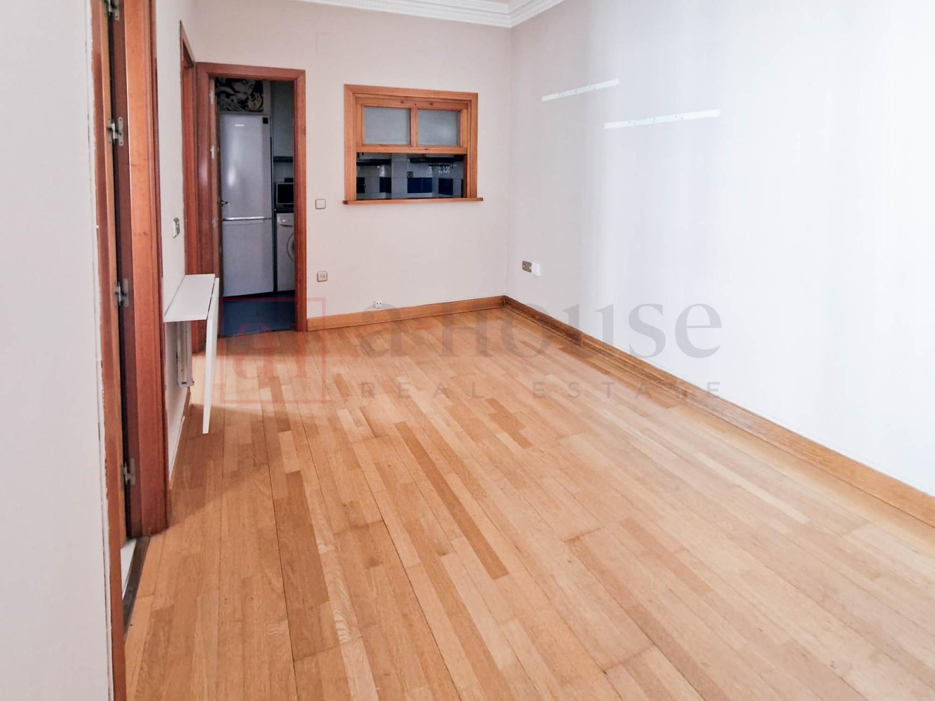 Flat for sale in  Madrid Capital  with Heating and Parquet flooring