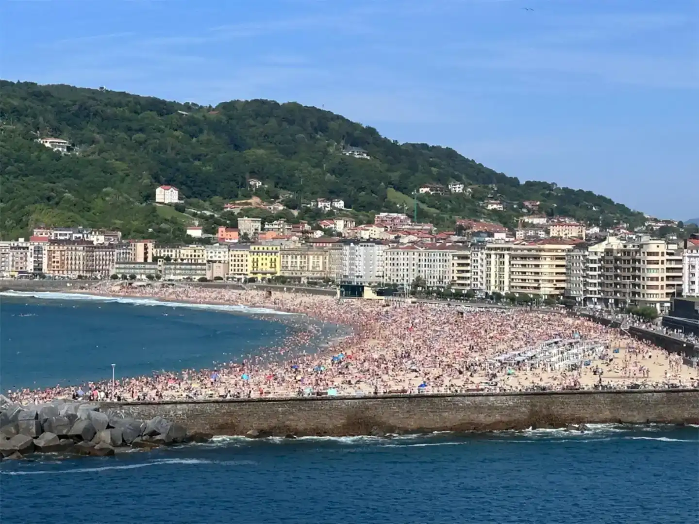 Vista exterior de Pis de lloguer en Donostia - San Sebastián  amb Parquet, Moblat i Balcó