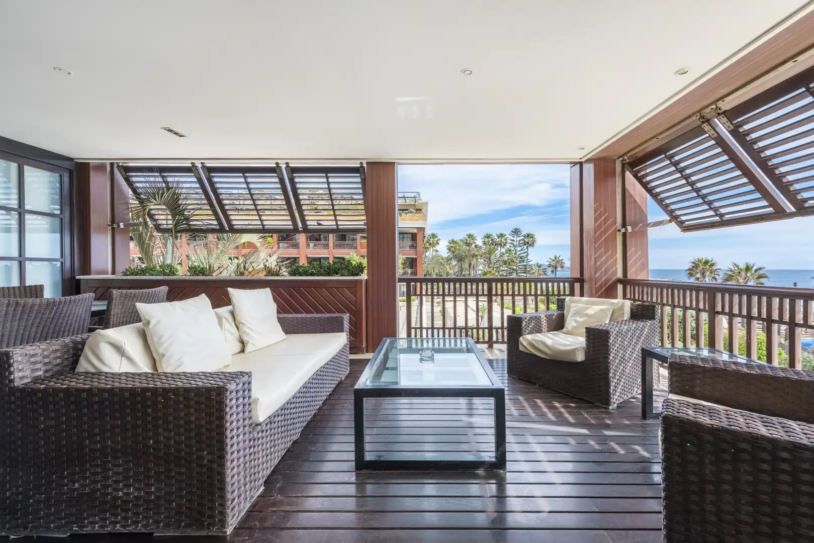 Terraza de Apartamento en venta en Marbella con Terraza, Piscina y Amueblado