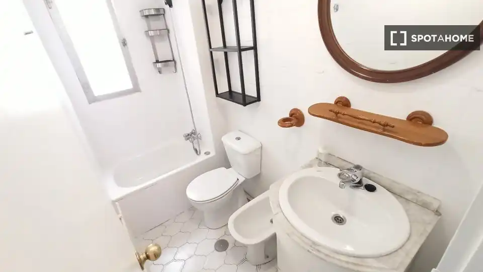 Room in Tres Olivos - Valverde