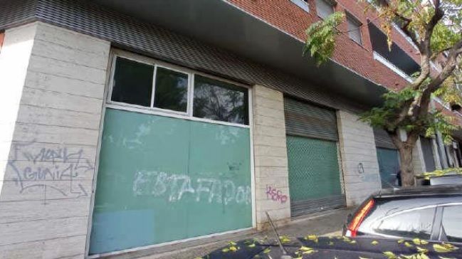 Vista exterior de Local en venta en Viladecans