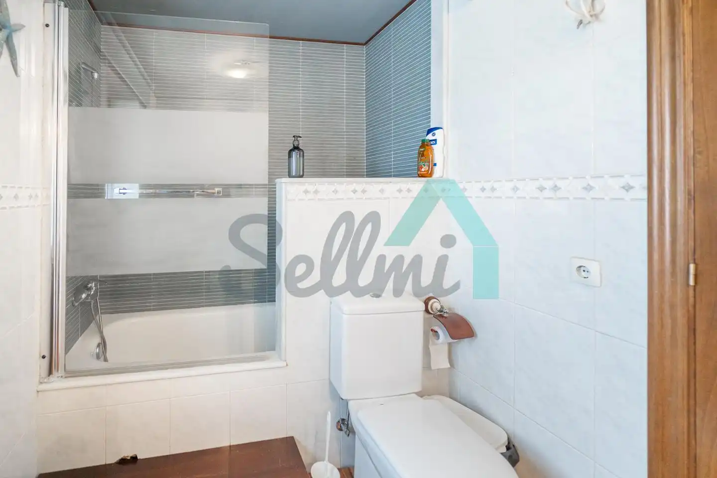 Baño de Casa o chalet en venta en Castropol con Calefacción y Jardín privado