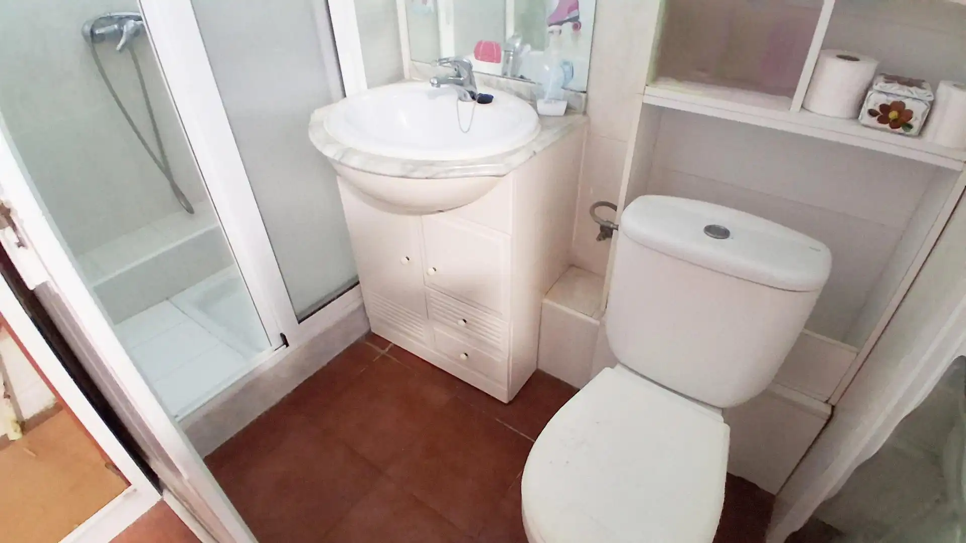 Badezimmer von Einfamilien-Reihenhaus zum Verkauf in Cabrerizos mit Heizung, Abstellraum und Schwimmbad