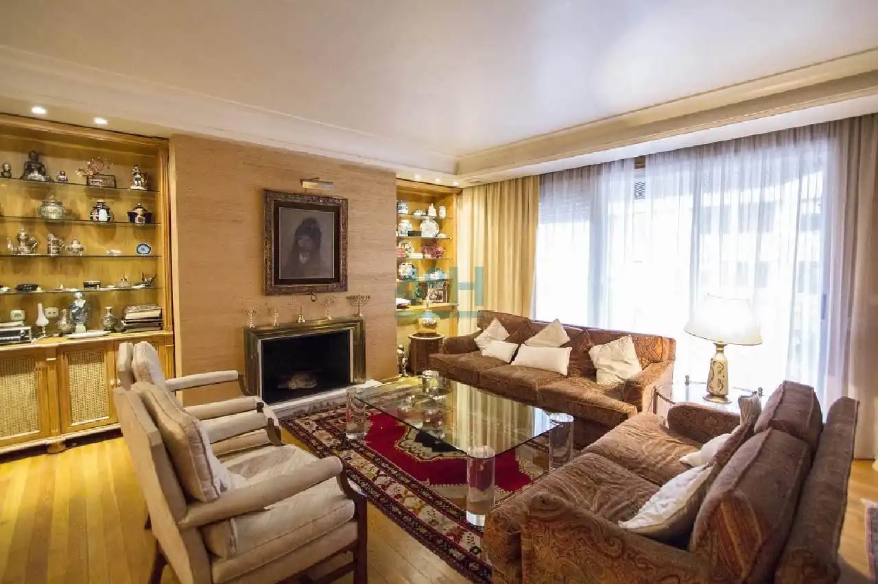 Sala d'estar de Pis en venda en Ourense Capital  amb Calefacció, Parquet i Terrassa