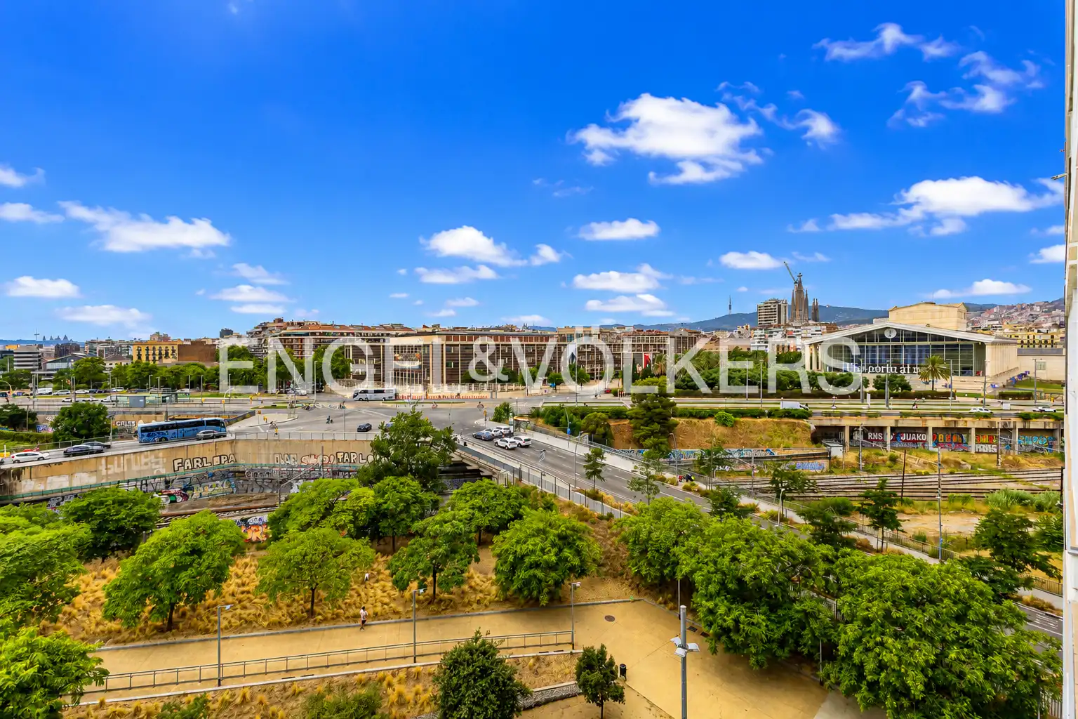 Exterior view of Flat for sale in Barcelona  with Air Conditioner, Heating and Terrace