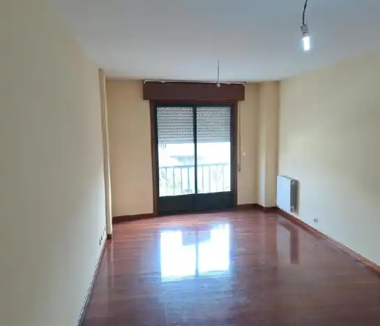 Flat with lift for sale in Estrada Ponteareas