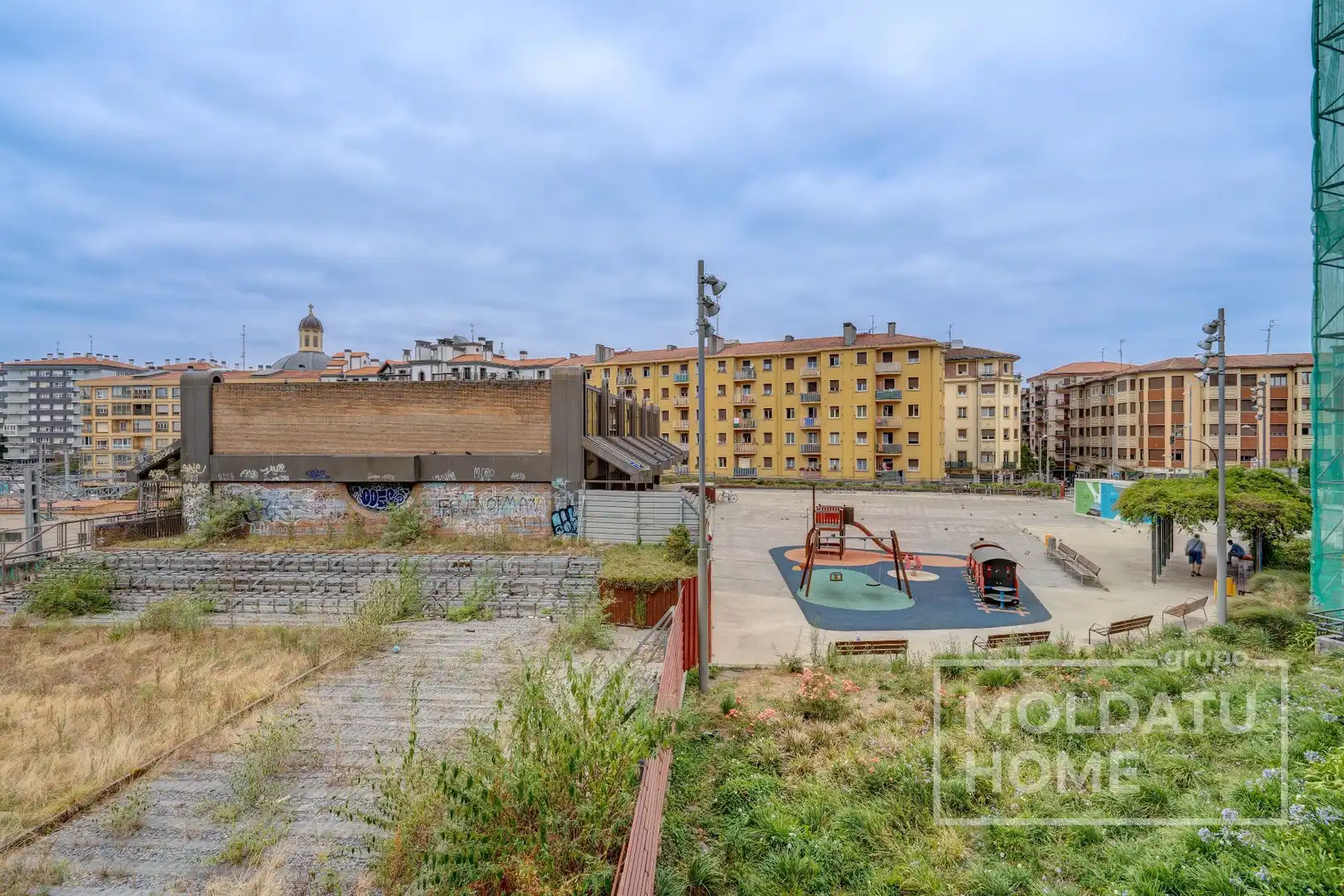 Piso en venta en Irun  con Calefacción, Trastero y Amueblado