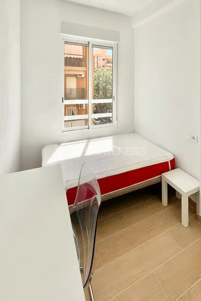 Habitación de Piso en venta en Valencia con Calefacción y Balcón