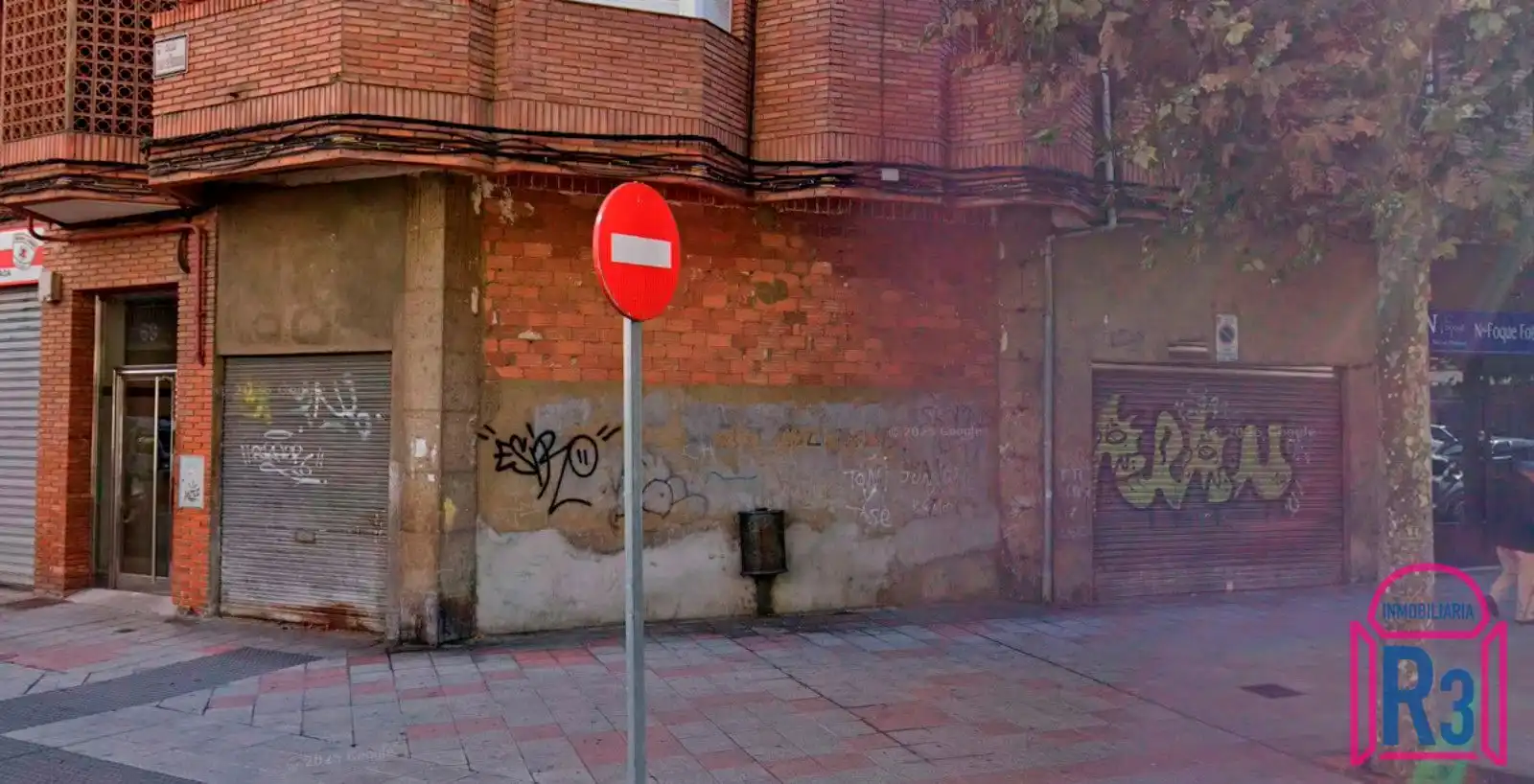 Local comercial en venda a Reino de León