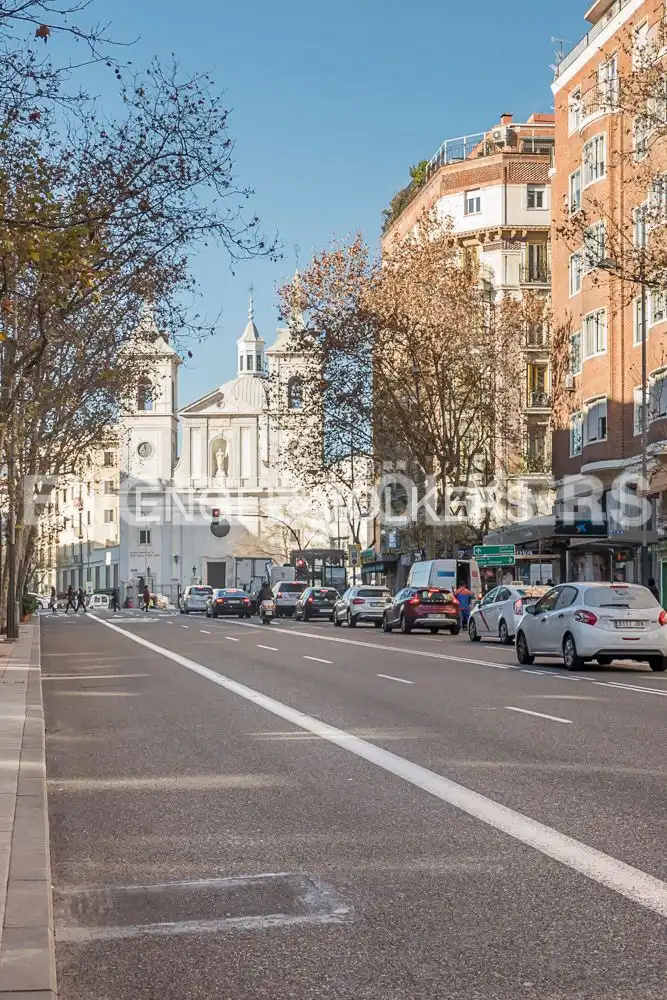 Vista exterior de Ático en venta en Madrid con Aire acondicionado, Calefacción y Terraza