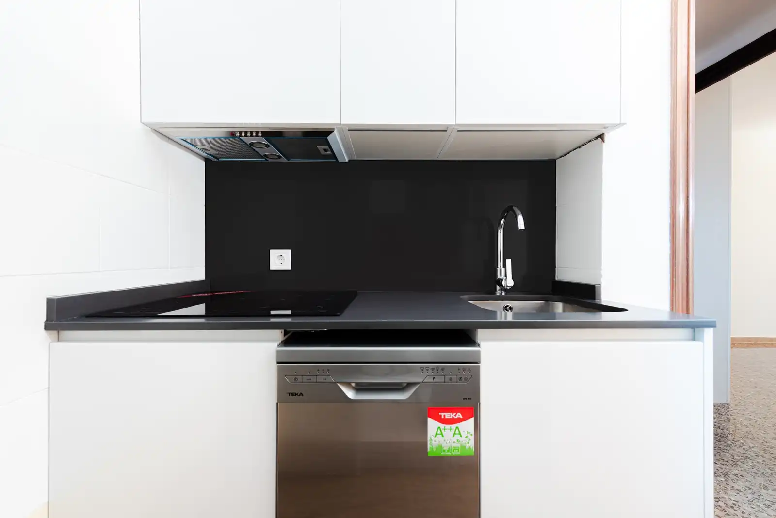 Küche von Wohnung zum Verkauf in Zaragoza mit Terrasse und Abstellraum