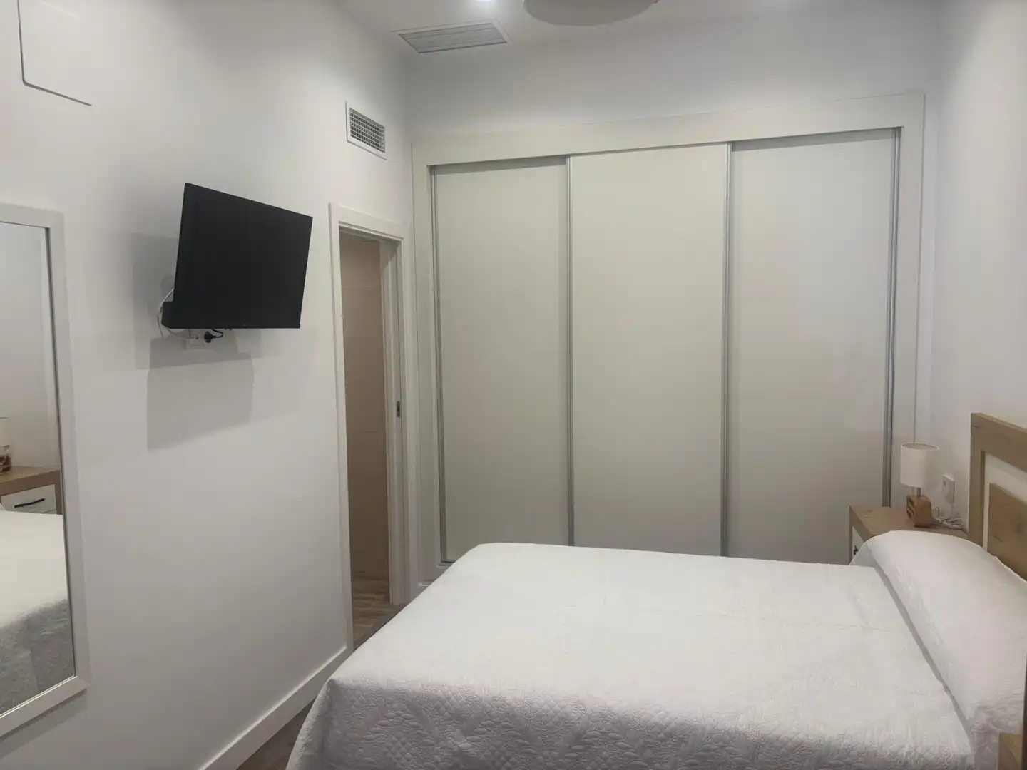 Dormitori de Loft de lloguer en Córdoba amb Aire condicionat i Moblat