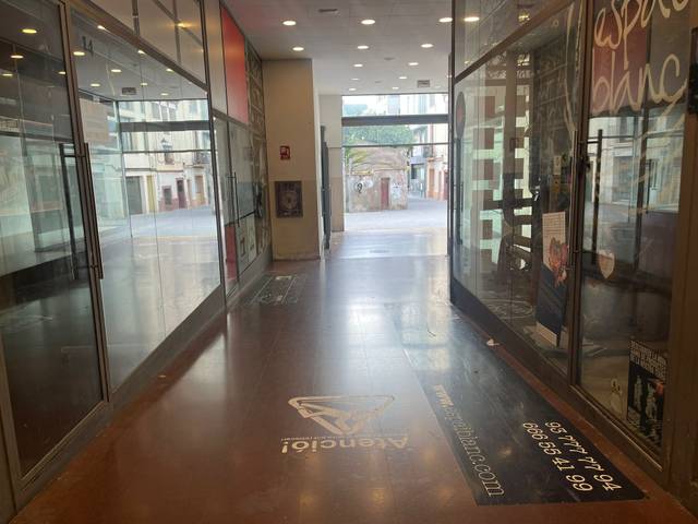 Local comercial en Alquiler en l'Ajuntament en Nucli Urbà