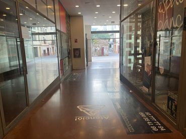 Local comercial de lloguer a l'Ajuntament