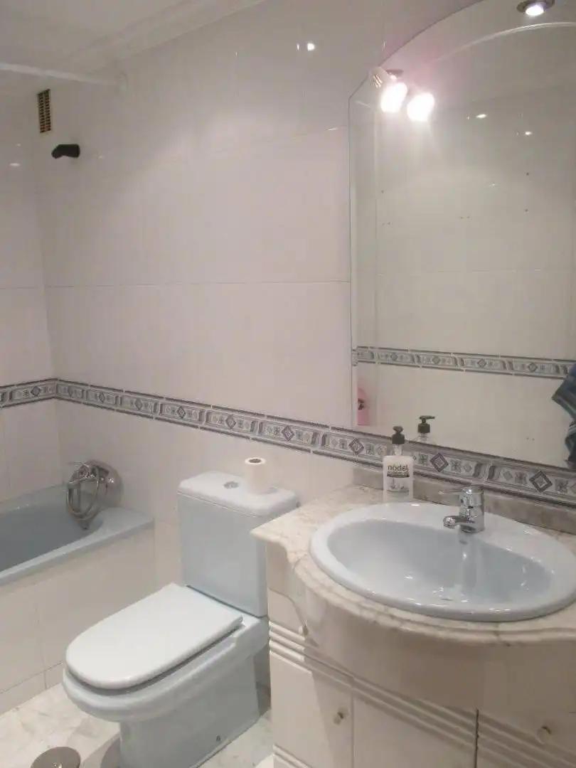 Flat with lift for sale in Fuencarral - El Pardo
