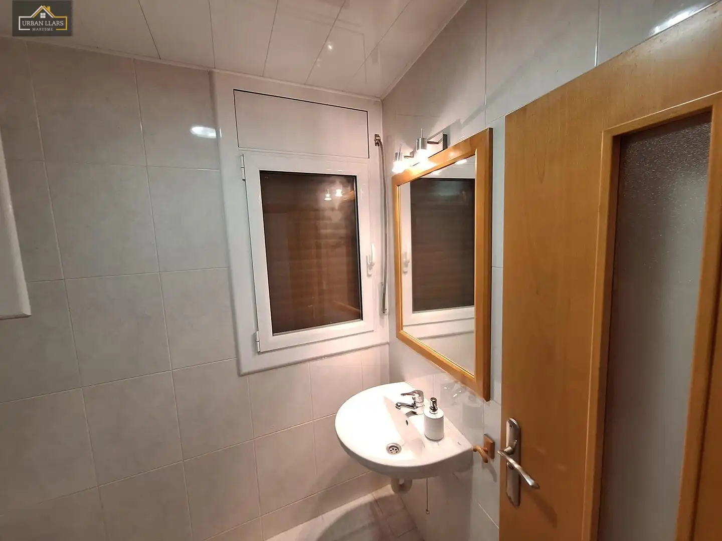 Bany de Dúplex en venda en Arenys de Mar amb Parquet