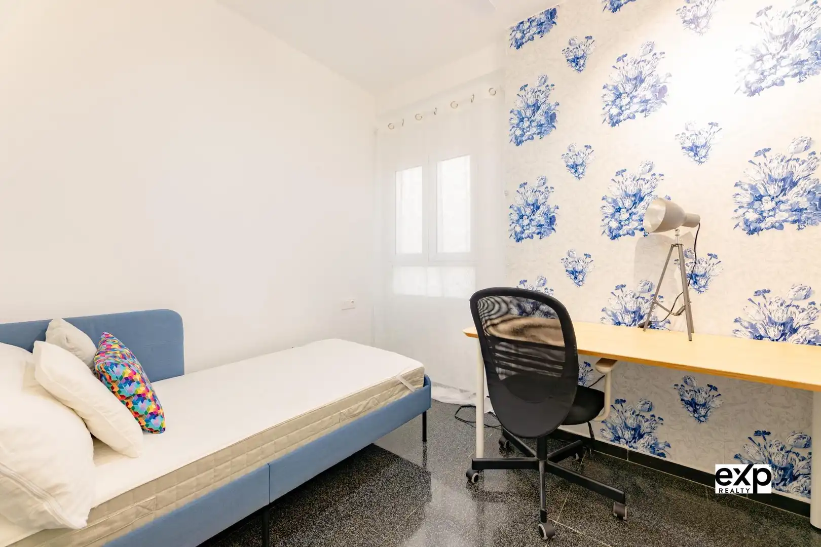 Dormitori de Apartament de lloguer en Valencia amb Aire condicionat, Calefacció i Terrassa