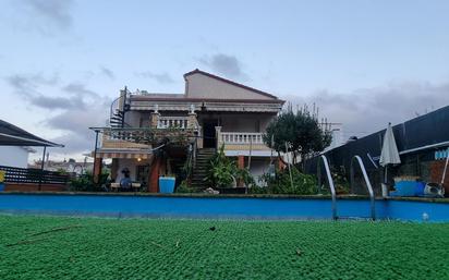 Piscina de Casa o xalet en venda en Castellgalí