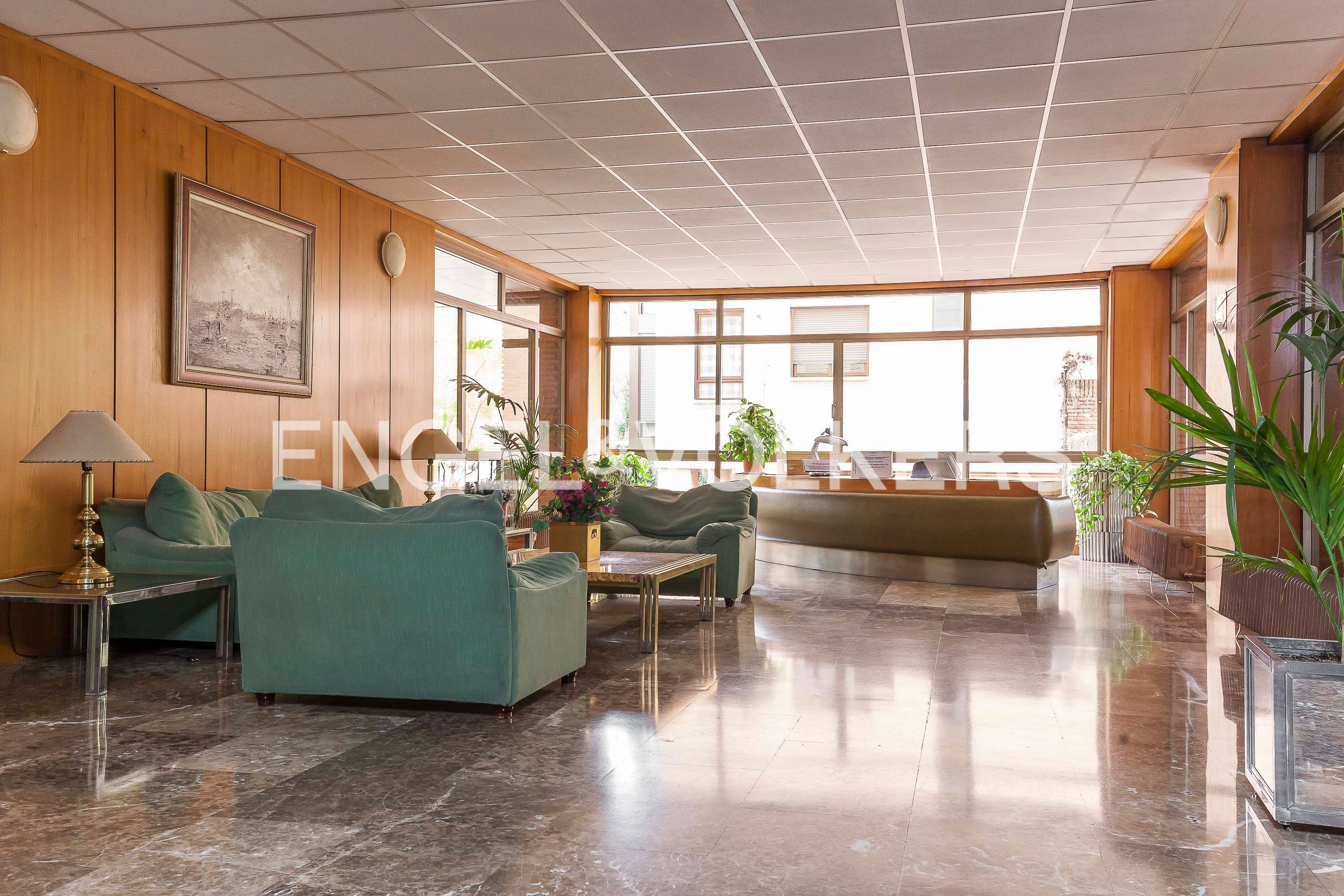 Apartamento en venta en  Madrid Capital con Calefacción, Parquet y Terraza
