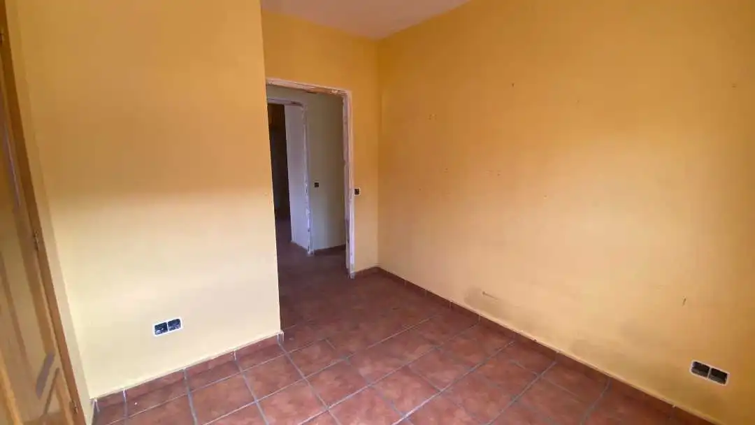 Dormitori de Casa adosada en venda en Tórtola de Henares amb Jardí privat, Terrassa i Balcó