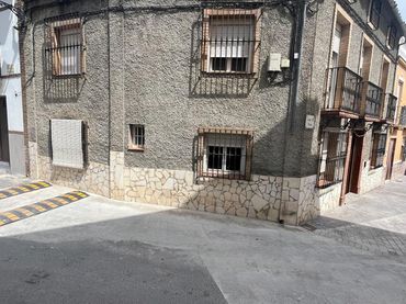 Casa amb balcó en venda a Rute