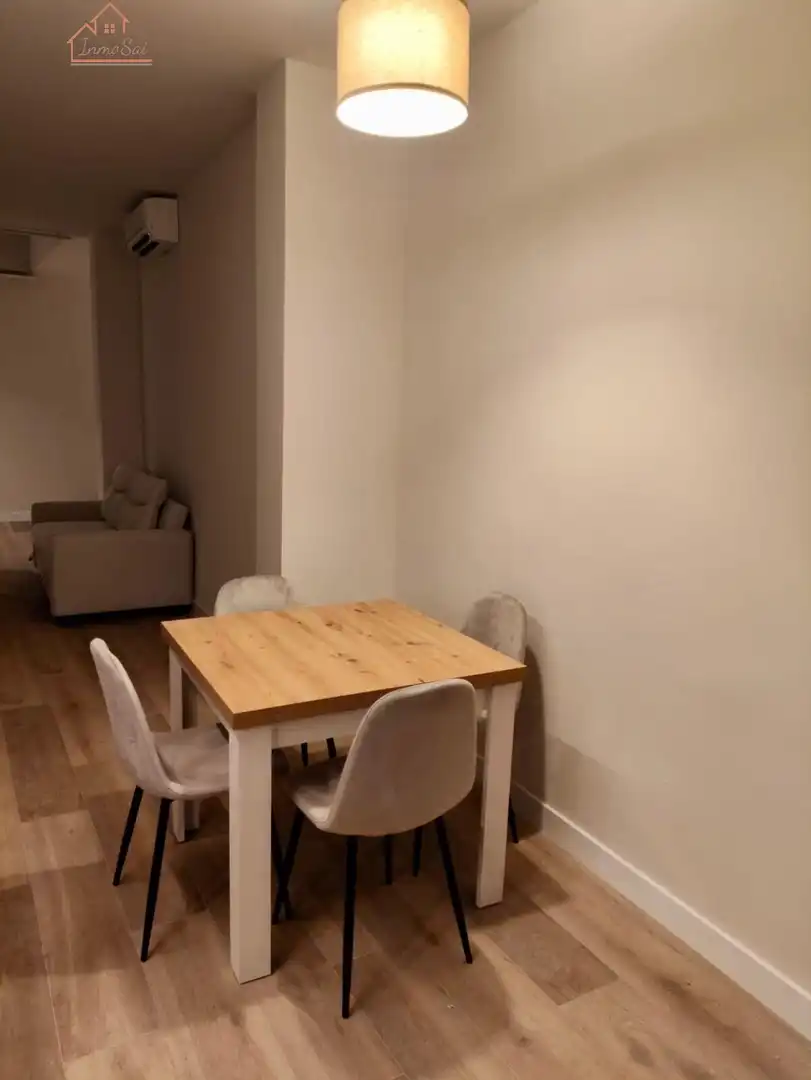 Flat for rent in Calle Espinar, Vista Alegre