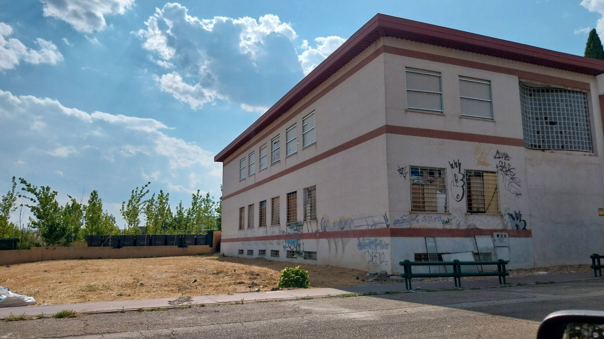 Vista exterior de Edifici en venda en Torrejón de Ardoz