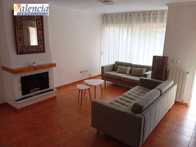 Casa adosada en Venta en Mas Camarena