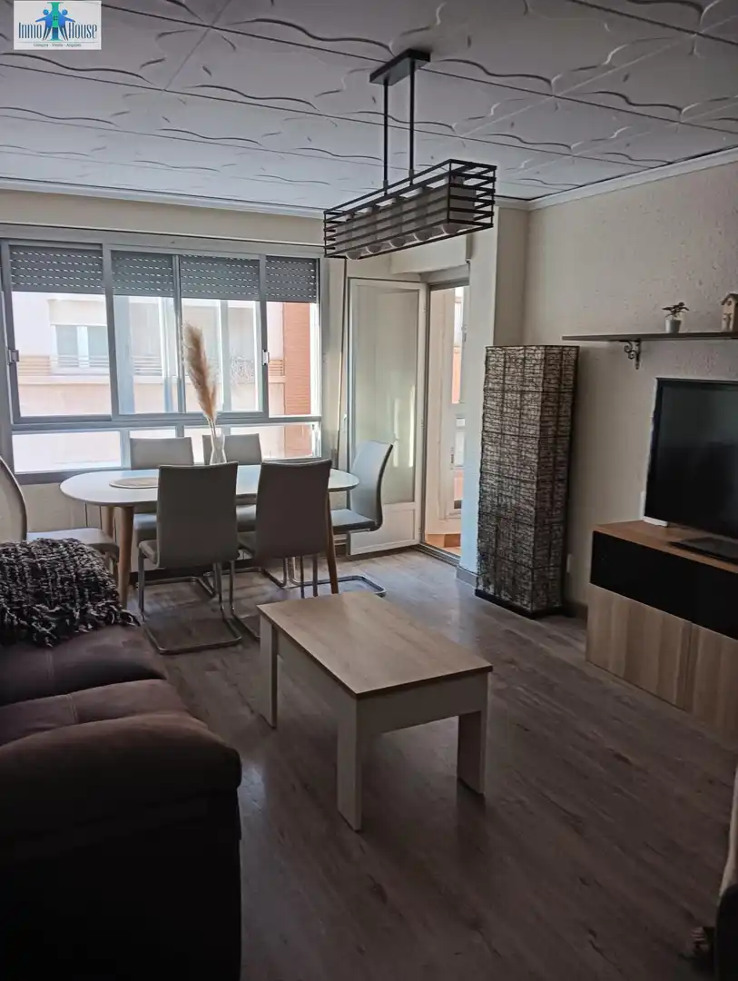 Sala d'estar de Pis per a compartir en Ensanche - Franciscanos