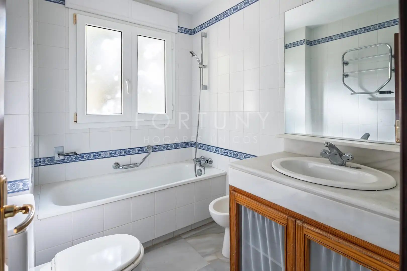 Bathroom of Flat for sale in Málaga  with Air Conditioner, Terrace and Storage room