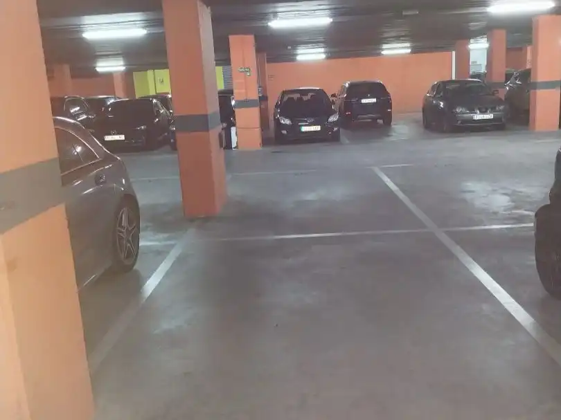 Parking of Garage for rent in Valencia
