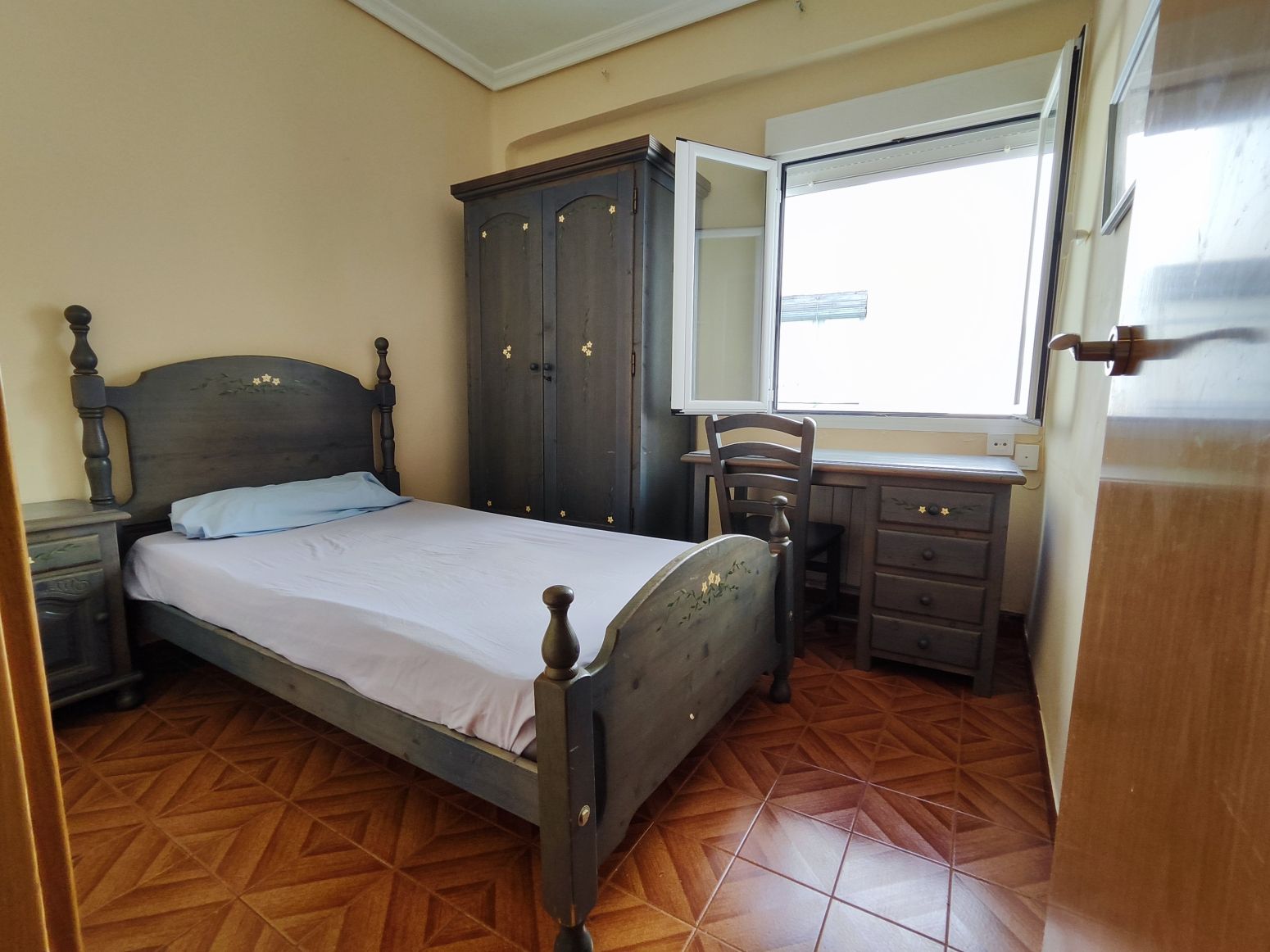 Bedroom of Flat for sale in  Logroño  with Heating and Parquet flooring