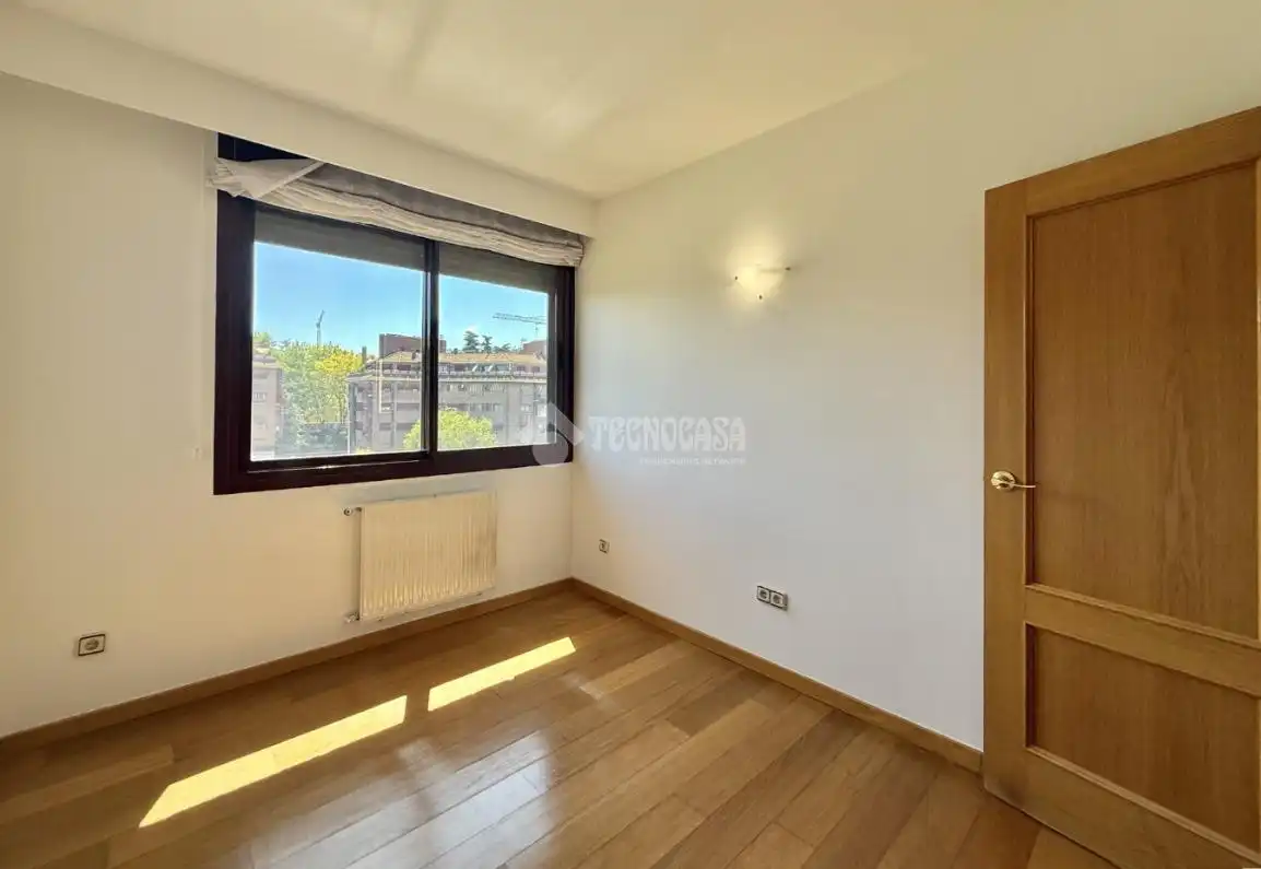 Bedroom of Flat for sale in Madrid  with Air Conditioner, Heating and Storage room