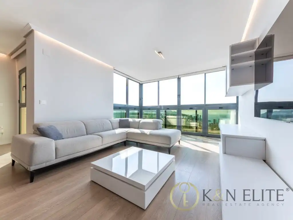 Living room of Attic for rent in Benidorm  with Air Conditioner, Private garden and Swimming Pool