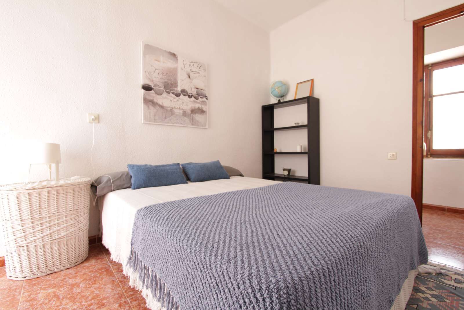 Bedroom of Flat to share in  Valencia Capital  with Air Conditioner and Terrace
