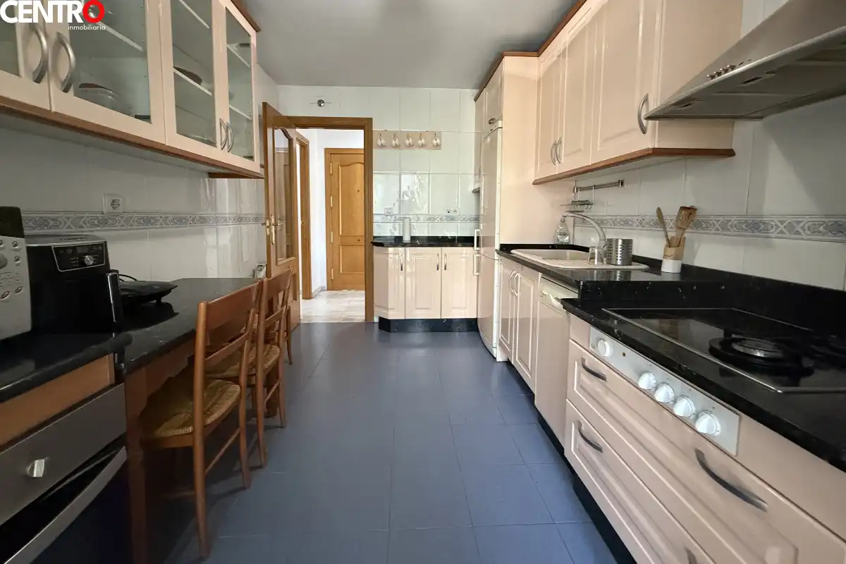 Cocina de Piso en venta en Granada con Aire acondicionado, Calefacción y Jardín privado