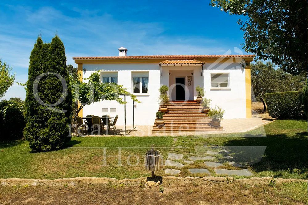 Außenansicht von Country house zum verkauf in Herrera de Alcántara mit Möbliert